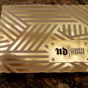 Urban Decay Gwen Stefani Eyeshadow Palette
